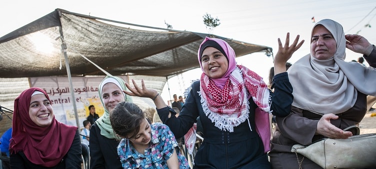 Groupe de femmes participant aux manifestations de la marche du retour à Gaza, mai 2018, ©Virginie Nguyen Hoang/Hanslucas/Huma