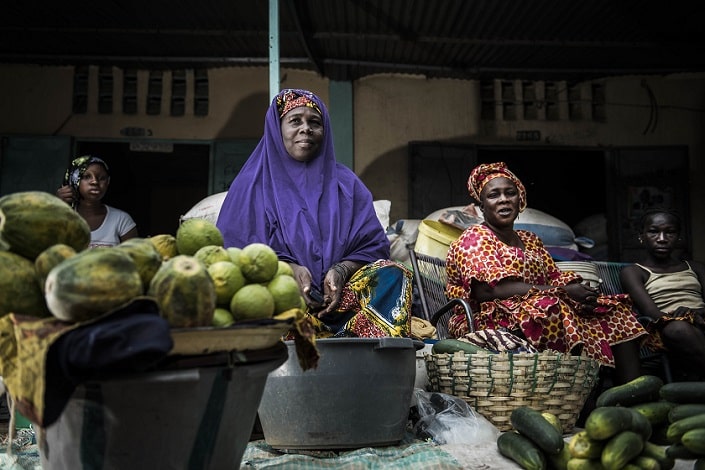 Sur le marché de Kayes, au Mali, les femmes vendent leur production © William Dupuy /CCFD-Terre Solidaire